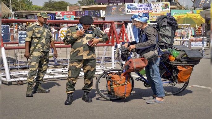 হামলার জেরে উত্তপ্ত উপমহাদেশ: পাকিস্তানিদের ভারত ছাড়ার নির্দেশ