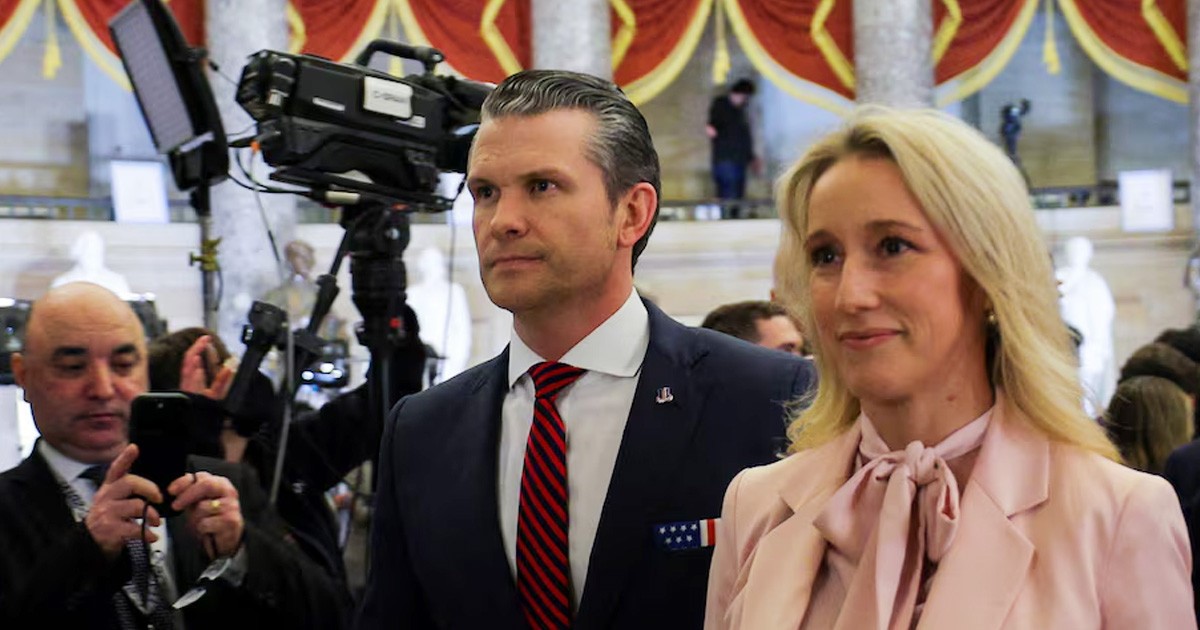 হুথিদের ওপর হামলার গোপন তথ্য ফাঁস: বিপাকে মার্কিন প্রতিরক্ষামন্ত্রী পিট হেগসেথ