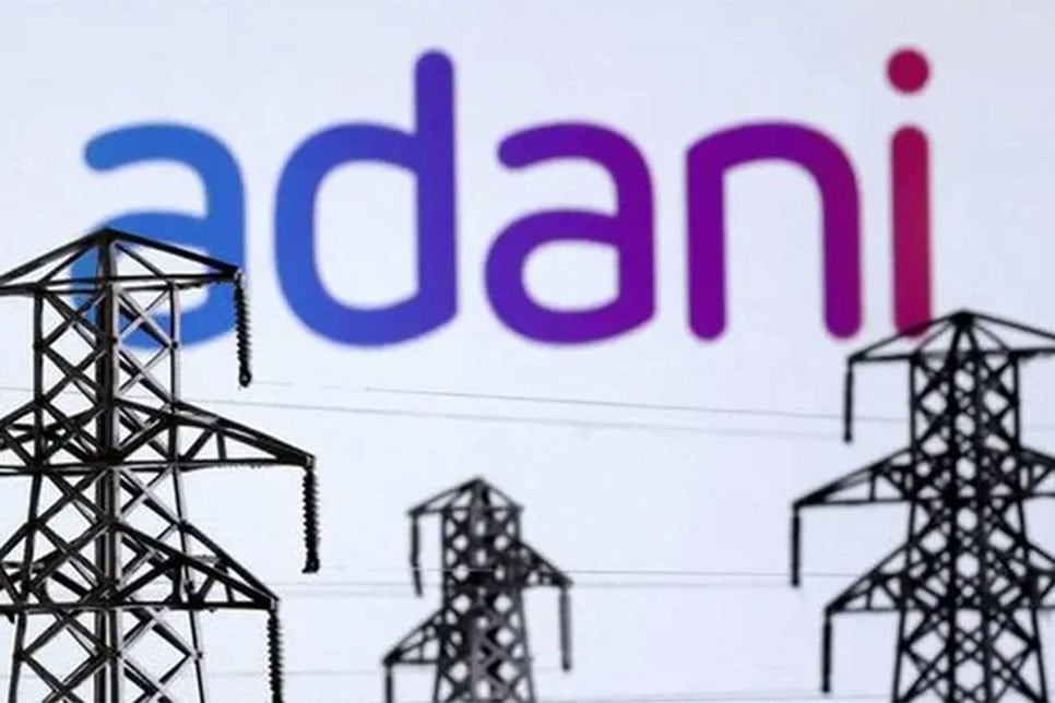 আদানি বিদ্যুৎ চুক্তিতে ৪০ কোটি ডলারের শুল্ক ফাঁকি: অনুসন্ধানে দুদক
