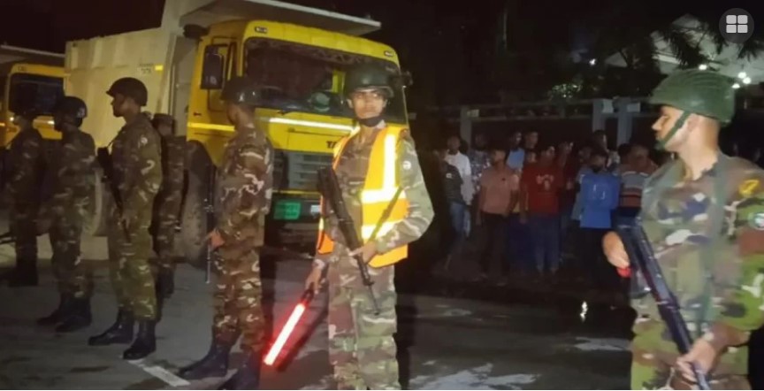 সাঁড়াশি অভিযানে উদ্ধার হল লুটের পাথর, আটক ইউপি চেয়ারম্যান