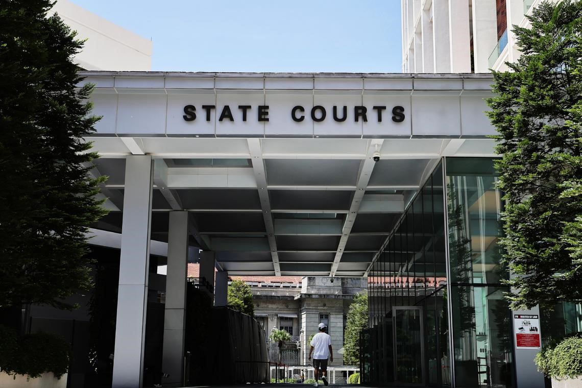 আত্মীয়কে চাকরি দেওয়ার প্রলোভনে অর্থ আদায়, বিদেশির কারাদন্ড