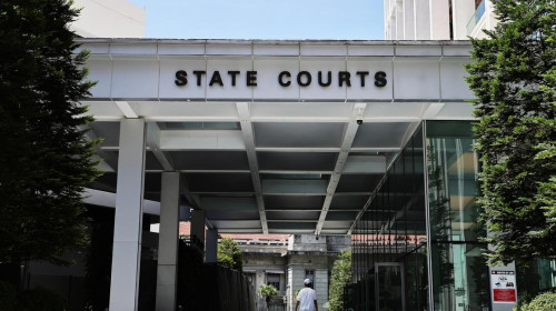 আত্মীয়কে চাকরি দেওয়ার প্রলোভনে অর্থ আদায়, বিদেশির কারাদন্ড