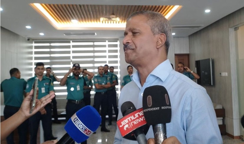 আগামী ফেব্রুয়ারিতেই জাতীয় নির্বাচন অনুষ্ঠিত হবে: আইন উপদেষ্টা