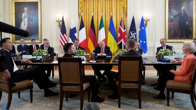 ট্রাম্পের উদ্যোগে পুতিন–জেলেনস্কি বৈঠকের প্রস্তুতি