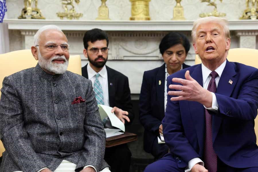 বাংলাদেশের জন্য বরাদ্দ অনুদান ভারতের ঘাড়ে ফেলছেন ট্রাম্প! দাবি আমেরিকারই দৈনিকের