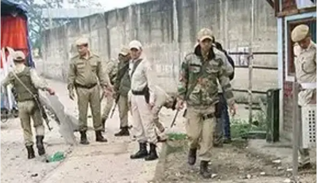 দুই সহকর্মীকে গুলি করে হত্যার পর ভারতীয় সেনার আত্মহত্যা