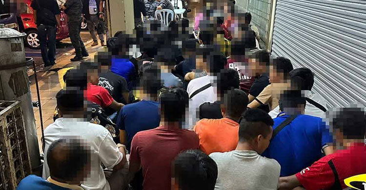 মালয়েশিয়ায় অবৈধ অভিবাসী গ্রেপ্তারে অভিযান, আটক ৬৪ জন