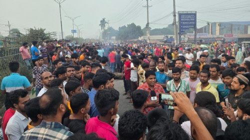 গাজীপুরে ৫১ কারখানা বন্ধ, অর্ধ লক্ষাধিক শ্রমিক বেকার