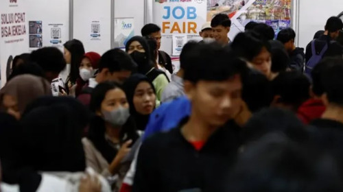 ইন্দোনেশিয়ায় তরুণ বেকারত্ব চরমে, বিপাকে সরকার