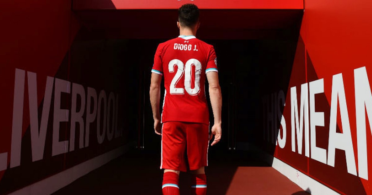 জেতার সম্মানে তার জার্সি তুলে রাখলো লিভারপুল