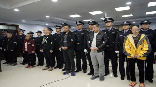 মার্কিন-চীন বাণিজ্যযুদ্ধে নতুন মাত্রা: ট্রাম্পের শুল্কের পেছনে ‘ফেন্টানিল’ ইস্যু