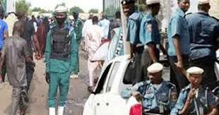 রমজানে প্রকাশ্যে খাবার খেয়ে গ্রেপ্তার ২০ নাইজেরিয়ান