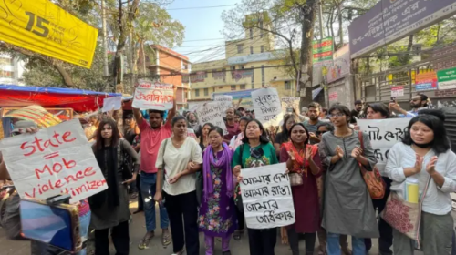 মেয়েদের ধূমপান বেআইনি নয়, তবু লালমাটিয়ার ঘটনার বিরুদ্ধে ক্ষোভ ও প্রতিবাদ