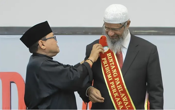 ডা. জাকির নায়েককে নাগরিকত্ব দেয়নি মালয়েশিয়া