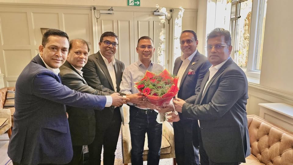 লন্ডনে তারেক রহমানের সঙ্গে সিঙ্গাপুর বিএনপি নেতাকর্মীদের সৌজন্য সাক্ষাৎ