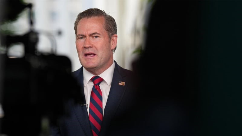 ট্রাম্পের নির্দেশে সরানো হলো জাতীয় নিরাপত্তা উপদেষ্টা মাইক ওয়ালৎসকে