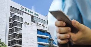 ভোটকেন্দ্রে মোবাইল ফোন বহনে ইসির নিষেধাজ্ঞা