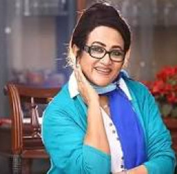 জহির রায়হানকে একুশে পদক উৎসর্গ করলেন ববিতা