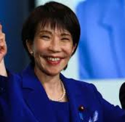 জাপানের রাজনীতিতে ইতিহাস: বিপুল জয়ে প্রথম নারী প্রধানমন্ত্রী তাকাইচি