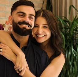 বিরাট কোহলির ইনস্টাগ্রাম অদৃশ্য, অনুষ্কার পোস্টে ভক্তদের ভিড়