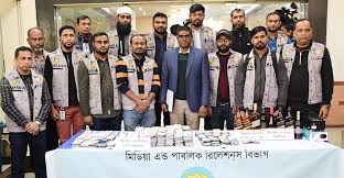 রাজধানীতে চীনা নাগরিকদের তত্ত্বাবধানে অবৈধ আইফোন কারখানা, গ্রেপ্তার ৩