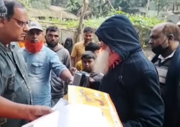 টাঙ্গাইলে ভোটকেন্দ্রীয় বিতর্ক: নগদ বিতরণের ভিডিও ভাইরাল, জামায়াত অভিযোগ অস্বীকার