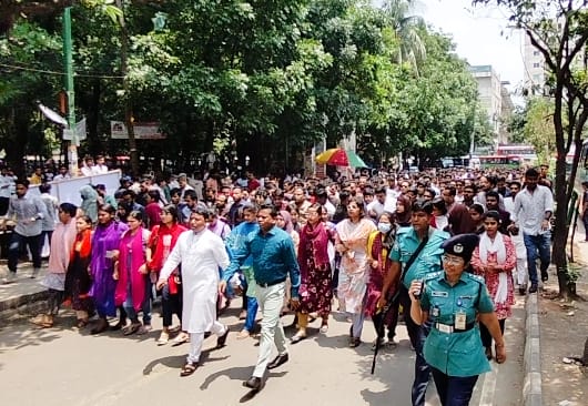 প্রধানমন্ত্রীকে হত্যার হুমকির প্রতিবাদে জবি ছাত্রলীগের বিক্ষোভ