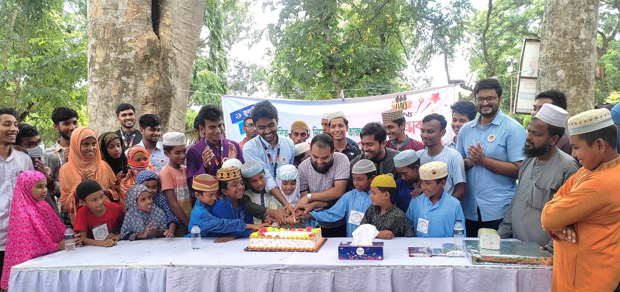 ইবিতে সুবিধাবঞ্চিতদের নিয়ে তারুণ্যের প্রতিষ্ঠাবার্ষিকী উদযাপন