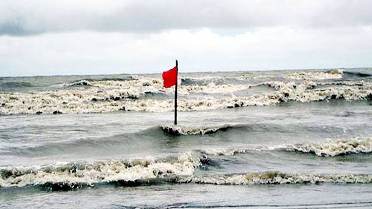 সমুদ্রবন্দরে তিন নম্বর সতর্কতা সংকেত জারি